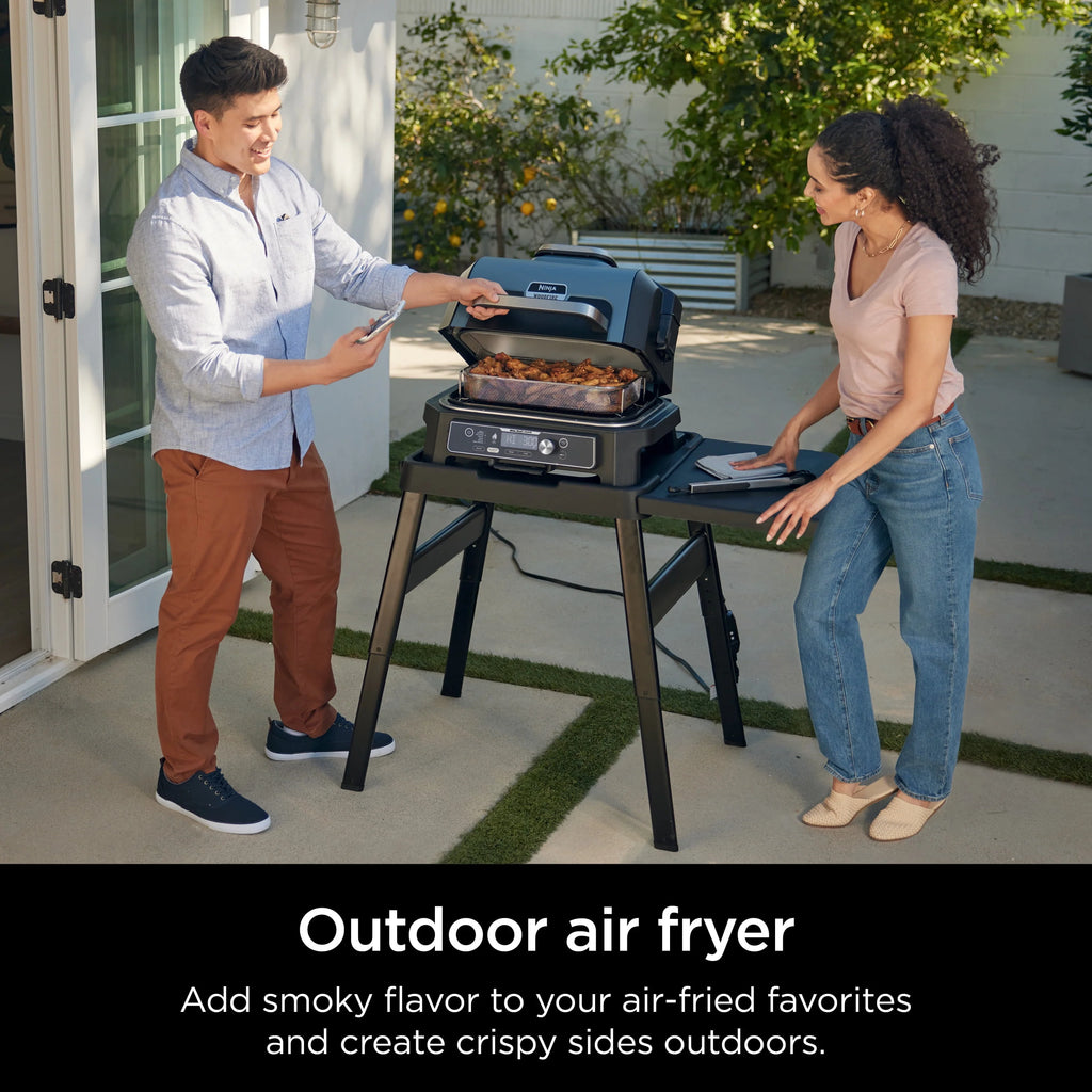 7-in-1 Outdoor Grill & Smoker C221