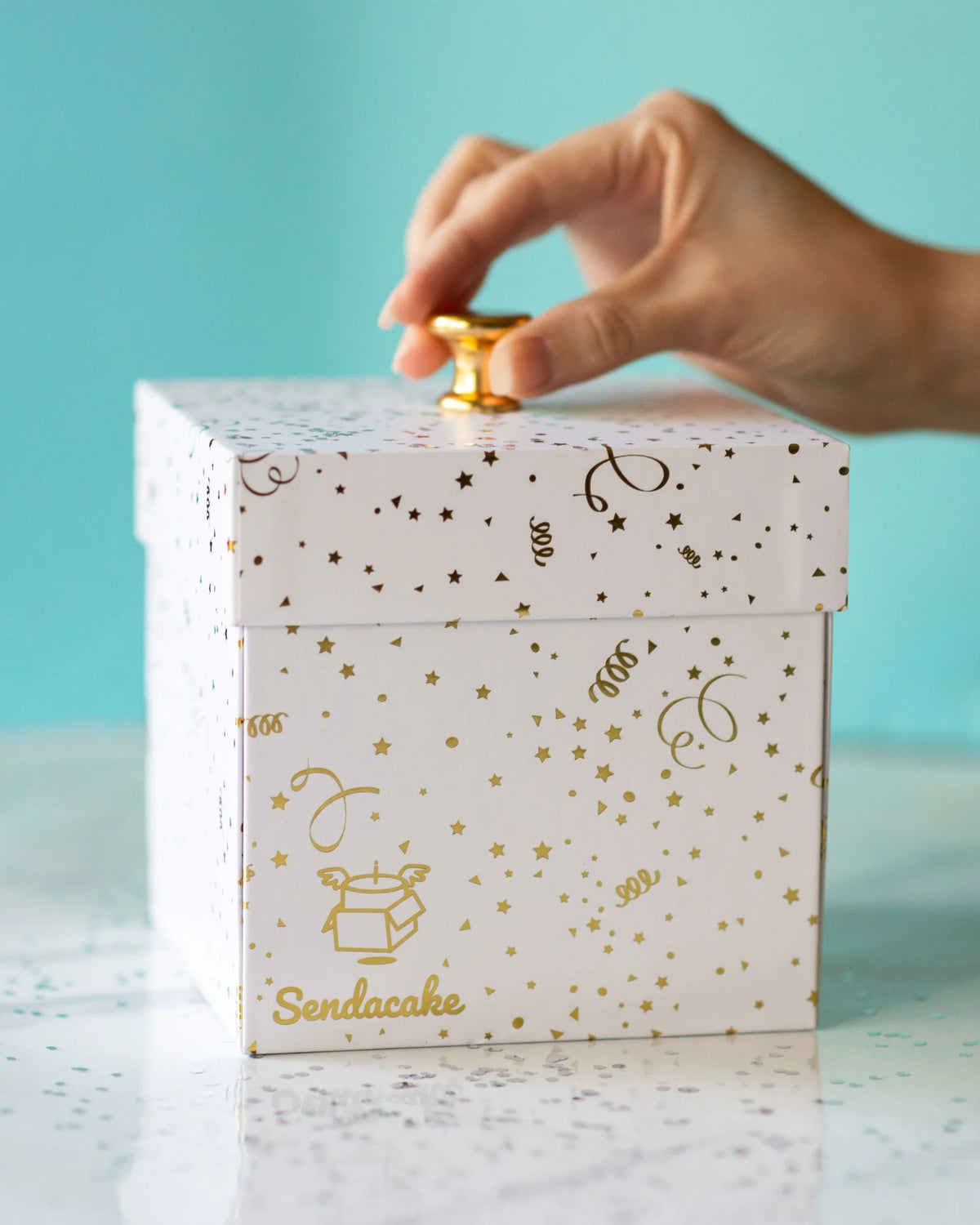 White & Gold Foil Cake & Flowers Gift Box C426844