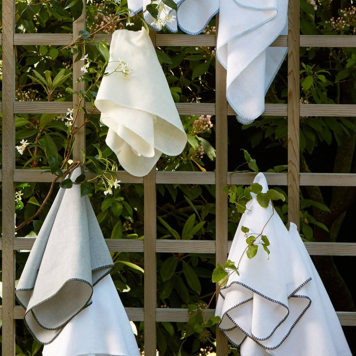 White Oblong Tablecloth (70x22 x 144x22) X522