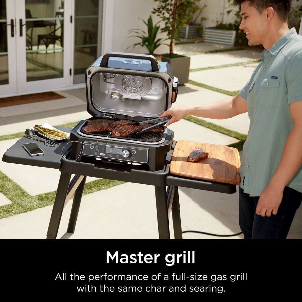 7-in-1 Outdoor Grill & Smoker C221