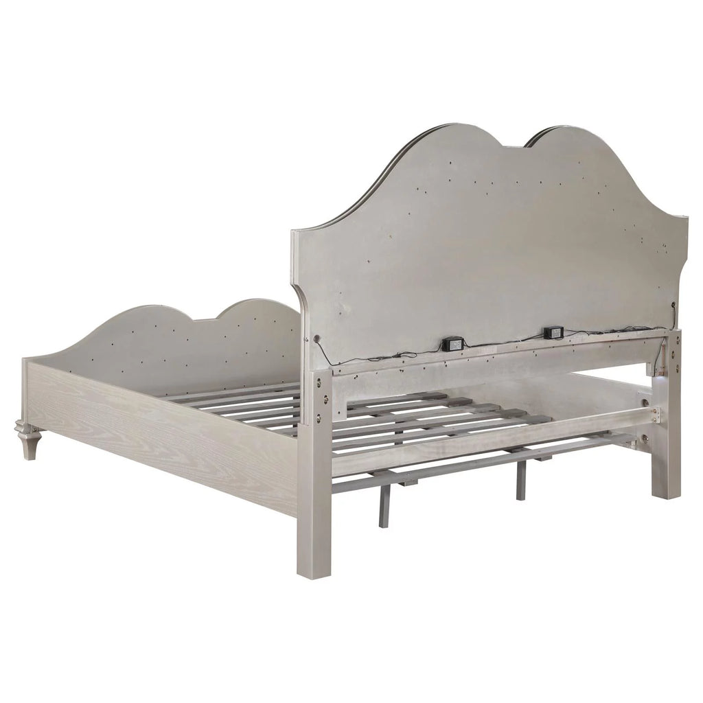4-piece Upholstered Platform Queen Bedroom Set L38700