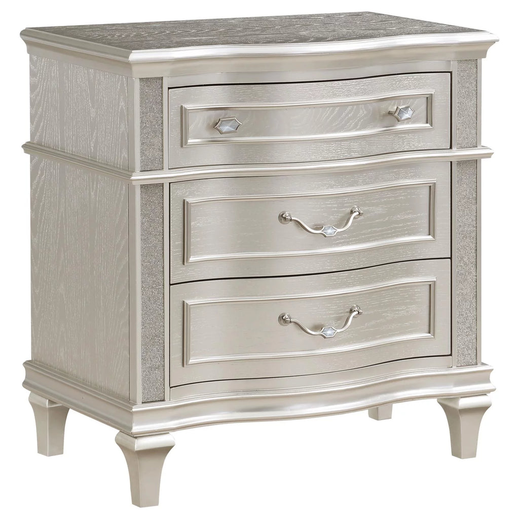 4-piece Upholstered Platform Queen Bedroom Set L38700
