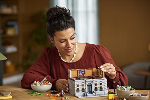 3-Story Modular Building Set with 9 Minifigures U707