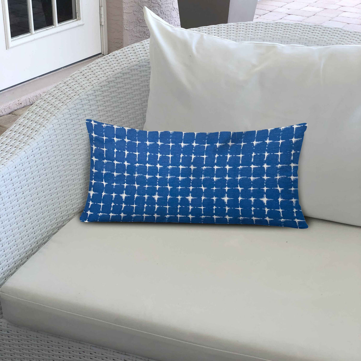 Indoor/Outdoor Soft Pillow with Zipper Cover 36 x 36 F565633
