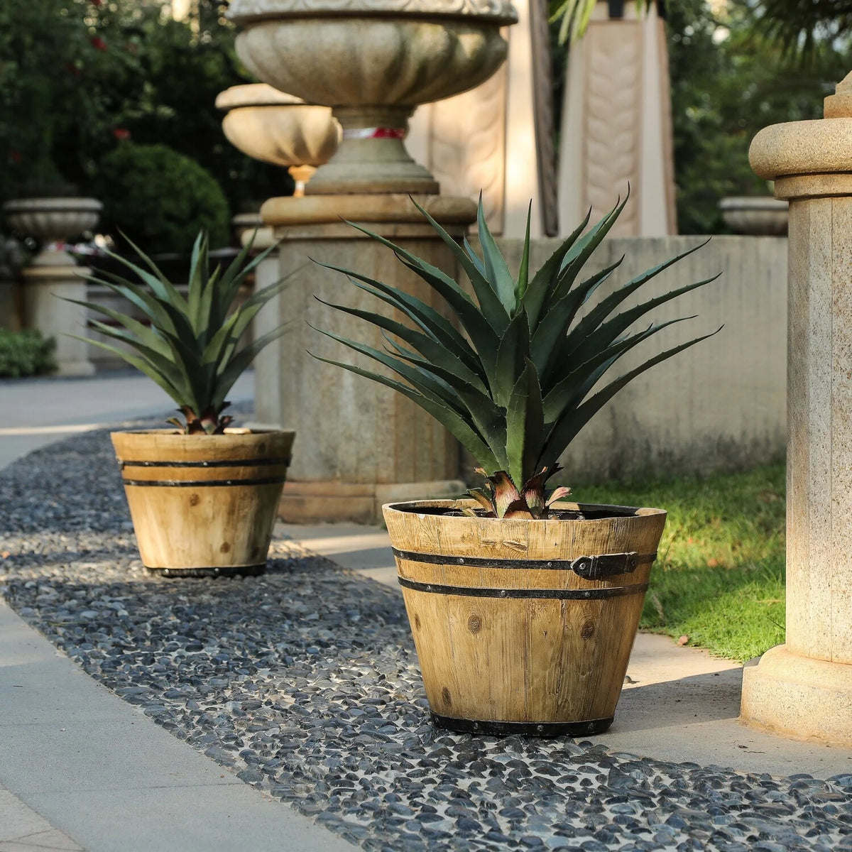 Set Of 2 Rustic Brown Faux Wood Planters S582311